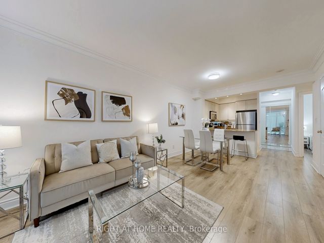 206 - 38 William Carson Cres