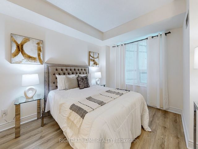 206 - 38 William Carson Cres