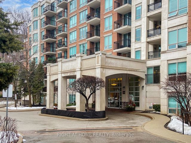 206 - 38 William Carson Cres