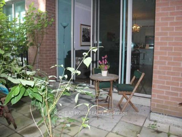 206 - 38 William Carson Cres