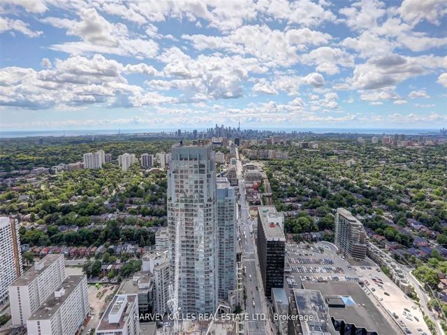 5202 - 8 Eglinton Ave E
