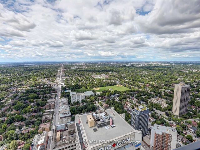 5202 - 8 Eglinton Ave E