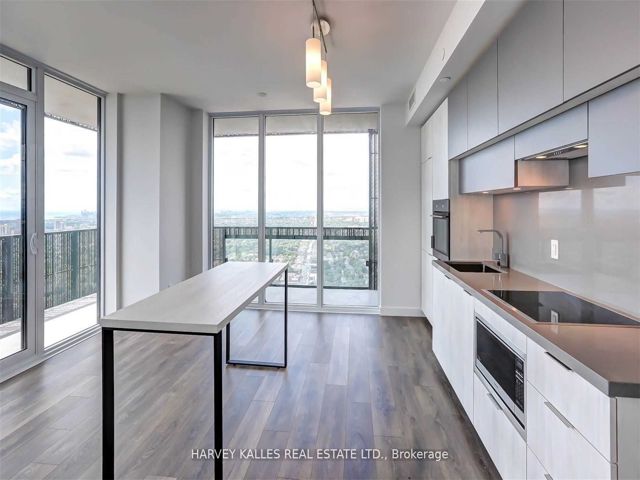 5202 - 8 Eglinton Ave E