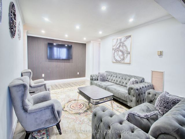 Ph-2 - 150 Neptune Dr