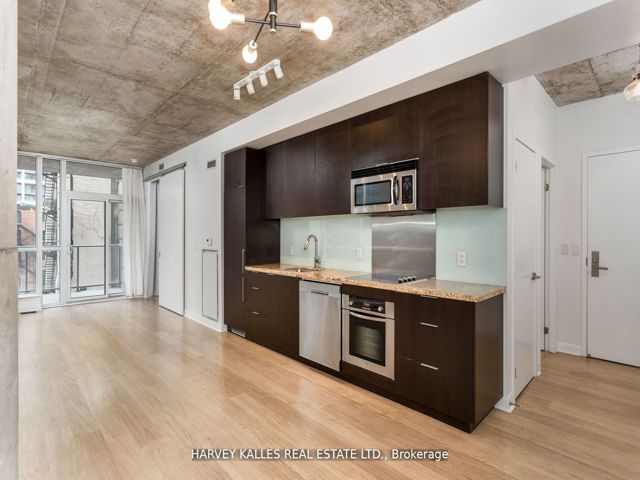 301 - 478 King St W
