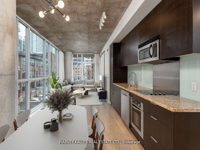 301 - 478 King St W