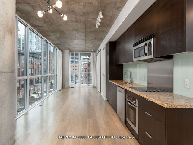301 - 478 King St W