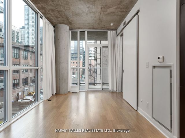 301 - 478 King St W