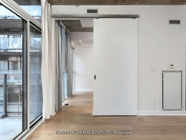 301 - 478 King St W