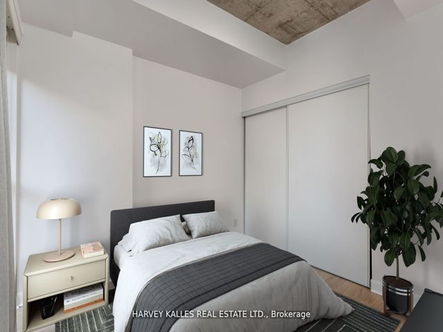 301 - 478 King St W
