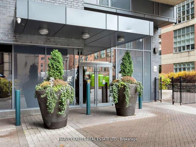 301 - 478 King St W