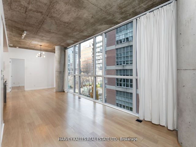 301 - 478 King St W
