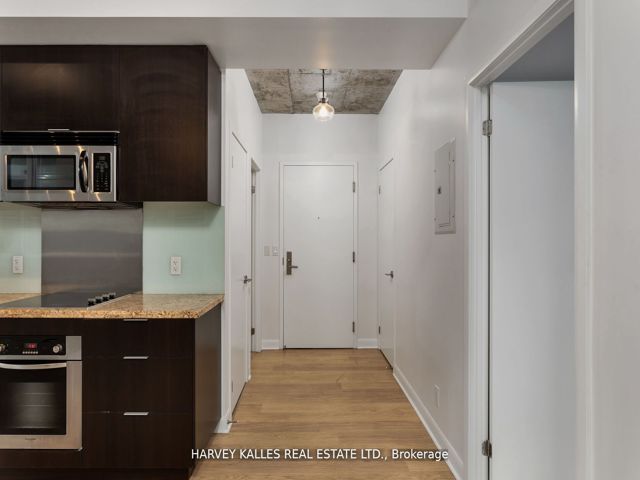 301 - 478 King St W
