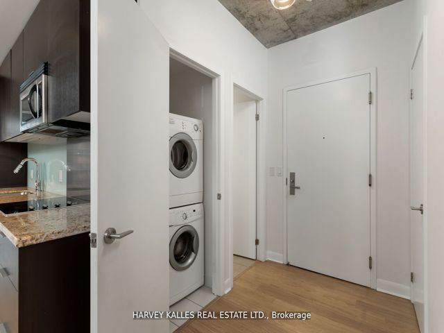 301 - 478 King St W