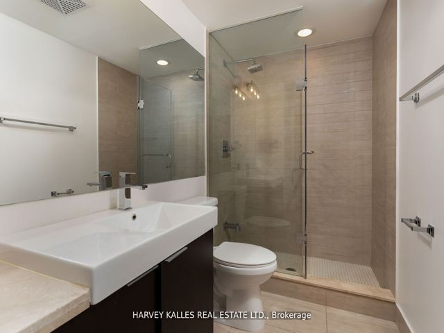 301 - 478 King St W