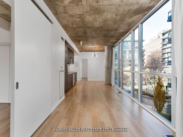 301 - 478 King St W