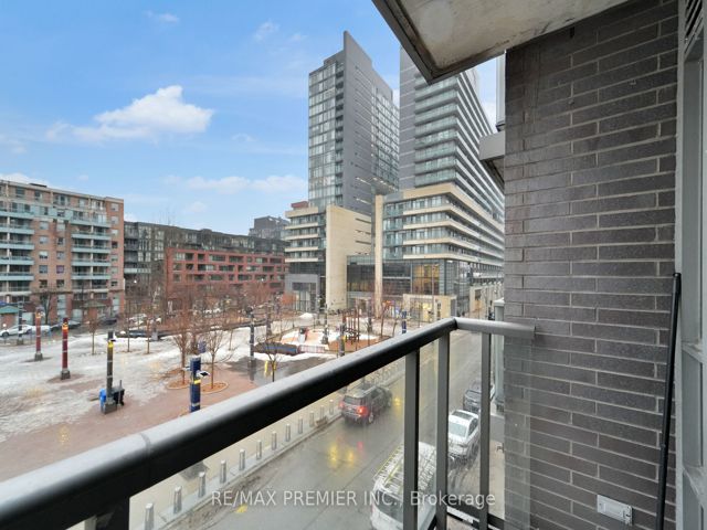 343 - 68 Abell St