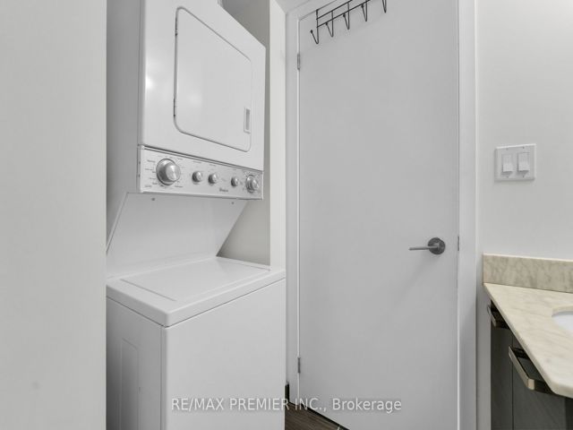 343 - 68 Abell St