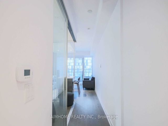 2009 - 488 University Ave