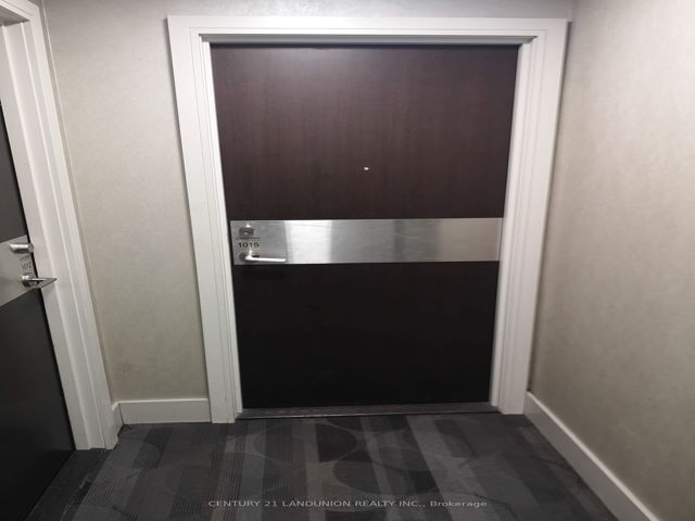 1015 - 38 Dan Leckie Way