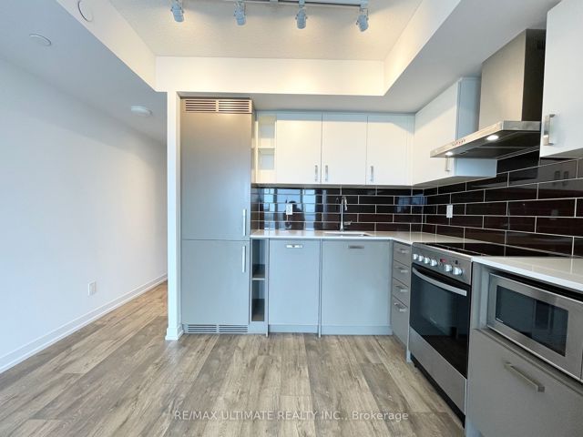 2512 - 125 Redpath Ave