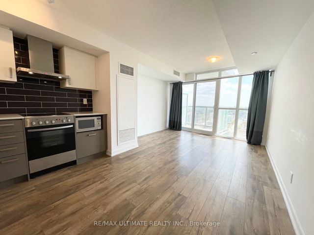 2512 - 125 Redpath Ave