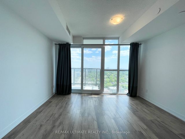 2512 - 125 Redpath Ave