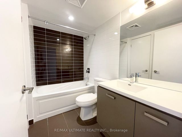 2512 - 125 Redpath Ave