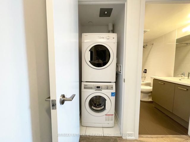 2512 - 125 Redpath Ave