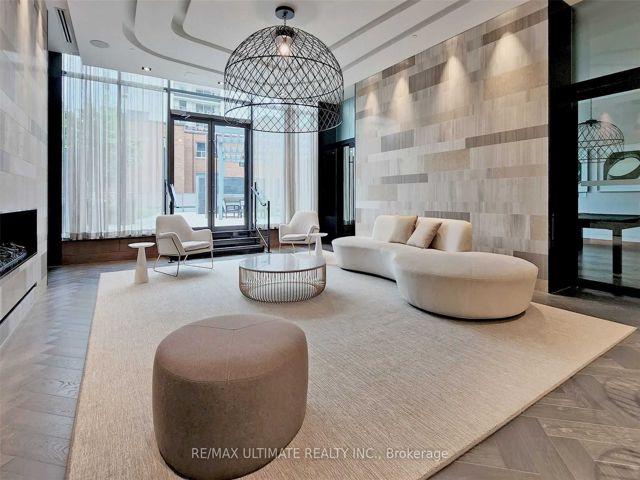 2512 - 125 Redpath Ave