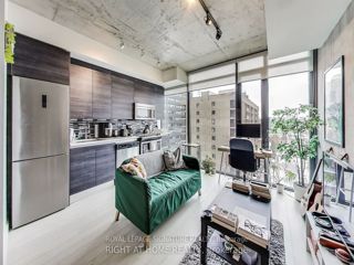 706 - 111 Bathurst St