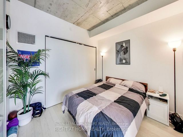 706 - 111 Bathurst St
