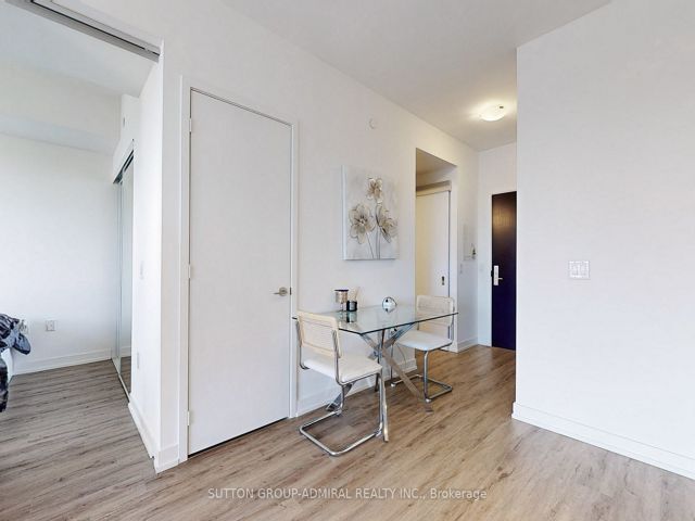 1412 - 158 Front St E