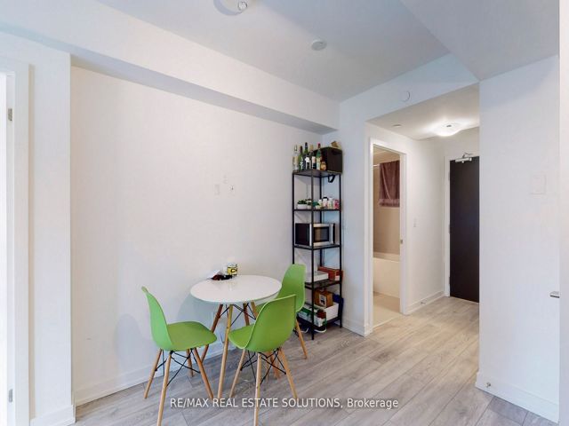 2302 - 159 Wellesley St E