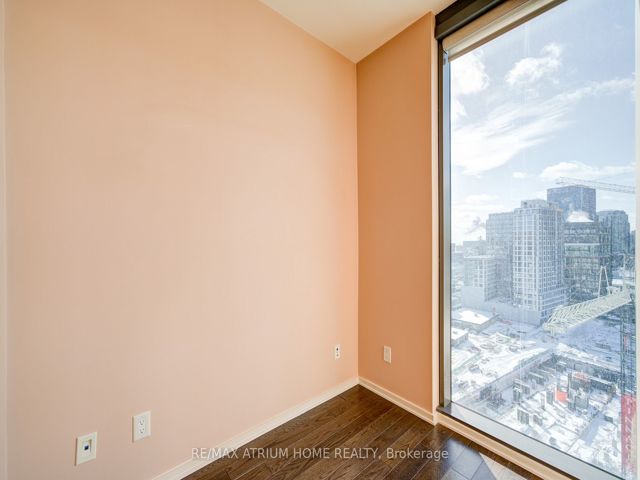 1402 - 16 Bonnycastle St