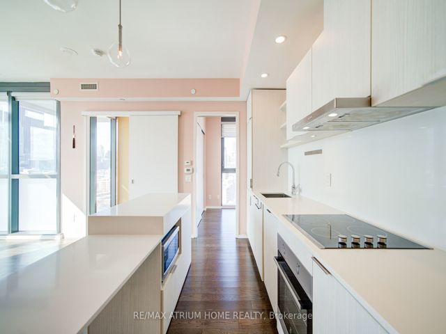 1402 - 16 Bonnycastle St