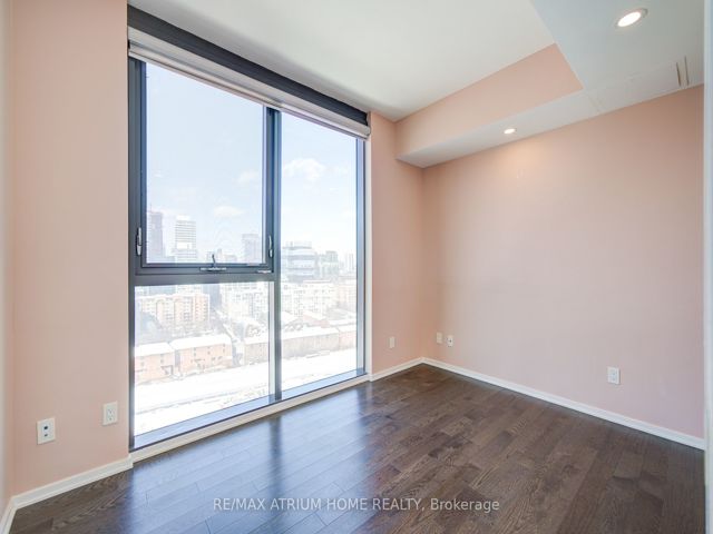 1402 - 16 Bonnycastle St