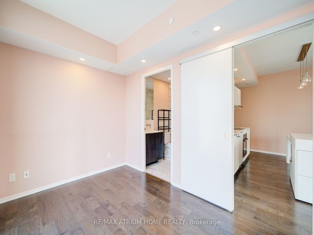 1402 - 16 Bonnycastle St