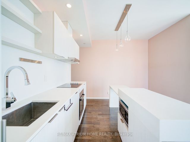 1402 - 16 Bonnycastle St