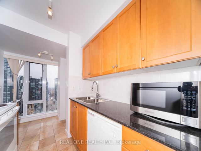2404 - 210 Victoria St