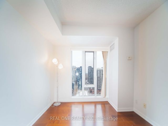 2404 - 210 Victoria St