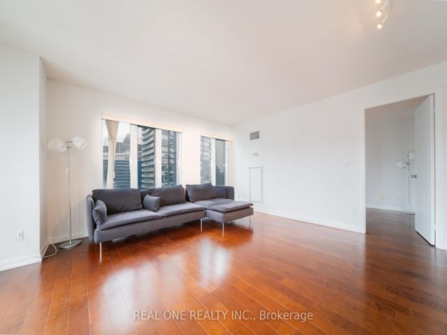2404 - 210 Victoria St