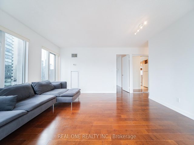 2404 - 210 Victoria St