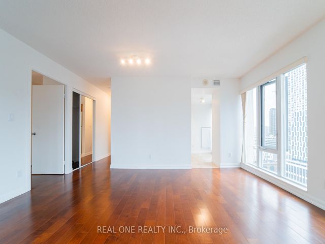 2404 - 210 Victoria St