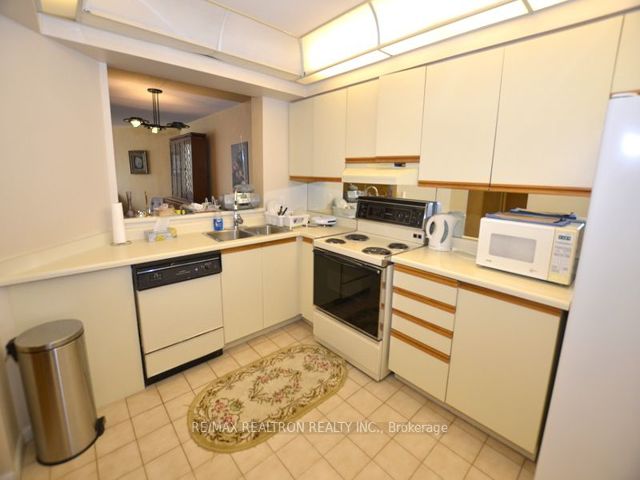 214 - 1121 Steeles Ave W