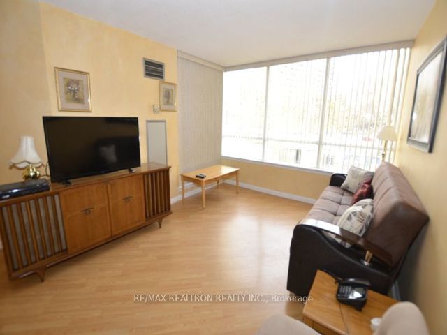 214 - 1121 Steeles Ave W