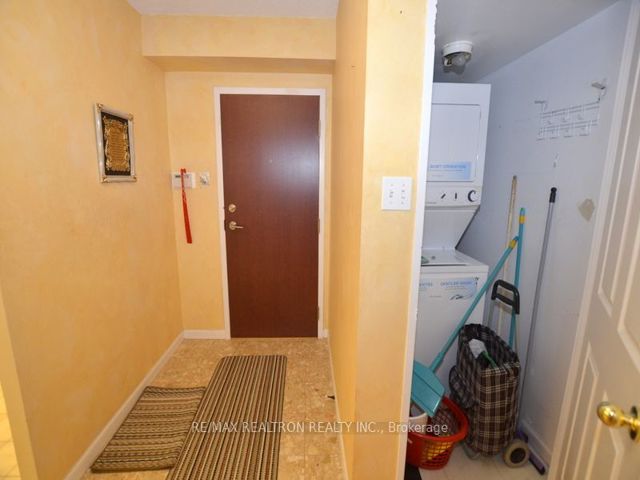 214 - 1121 Steeles Ave W