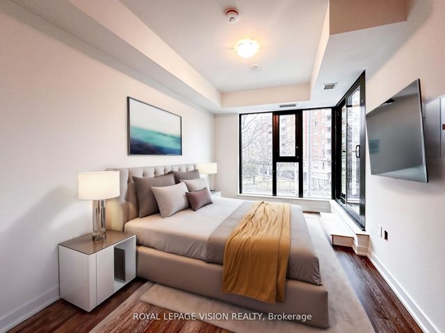 105 - 250 Lawrence Ave W