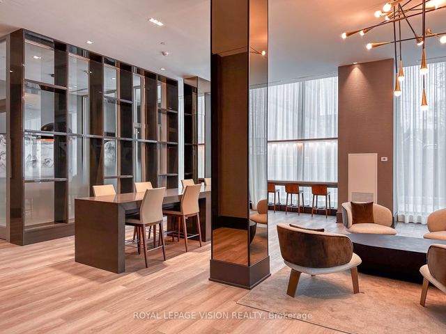 105 - 250 Lawrence Ave W