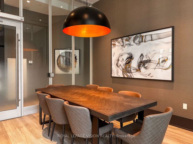 105 - 250 Lawrence Ave W